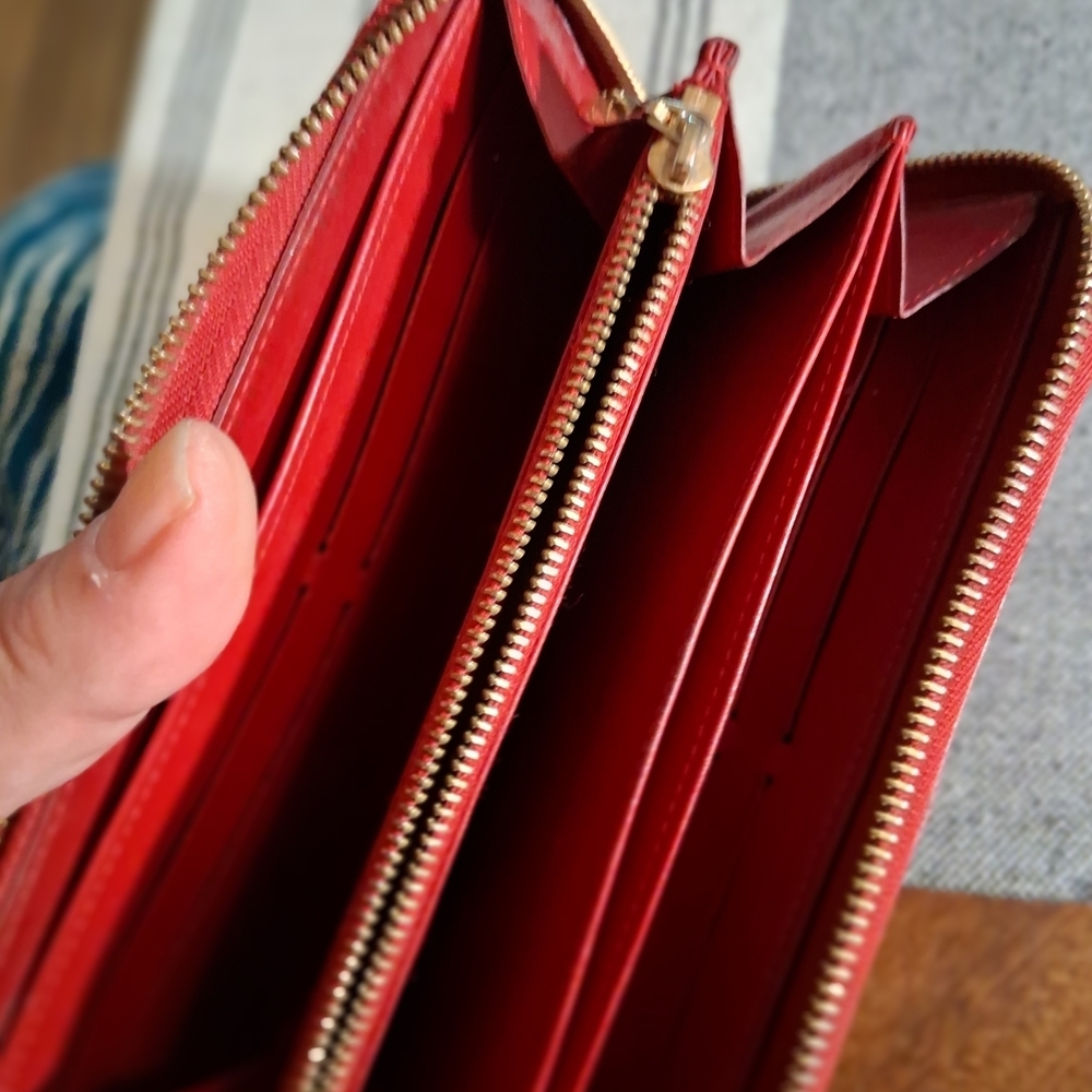 Louis Vuitton Red Embossed Wallet - Picture 16 of 16